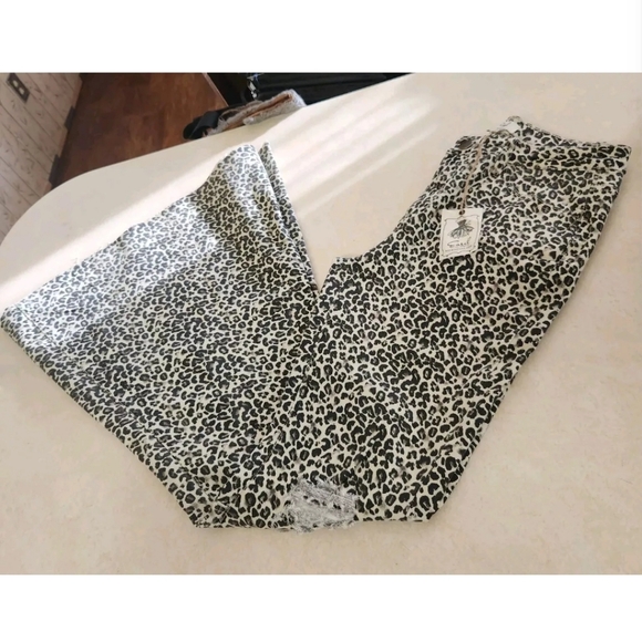 EASEL Womens Button Zip Distressed Leopard Animal Print BELL BOTTOMS Denim Jeans - Picture 10 of 10